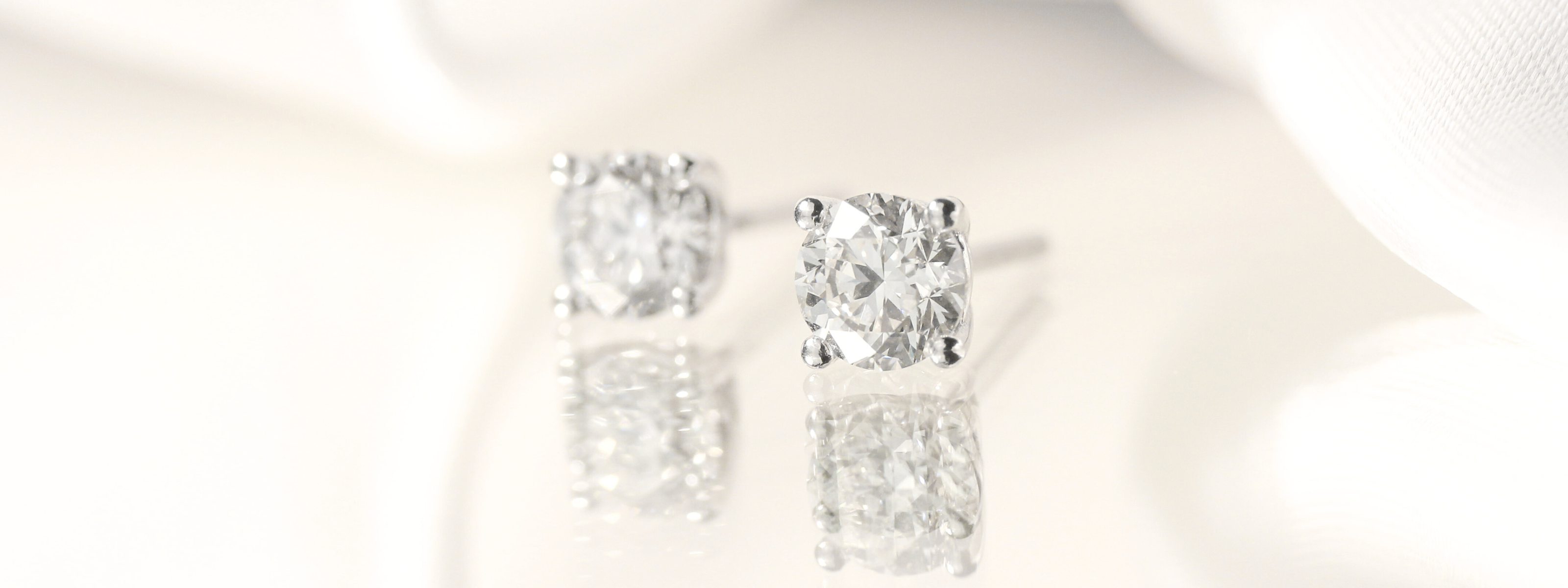 Pendientes de Platino 950 y Diamante