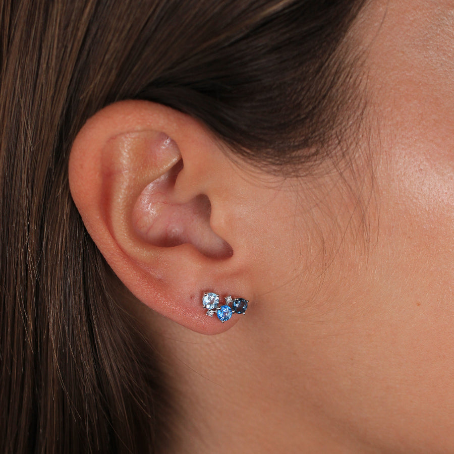 Pendientes de oro blanco de 18k con topacios azules y diamnates