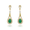 Pendientes estilo vintage realizados en oro amarillo de 18k con esmeraldas talla pera y diamantes