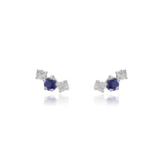 Pendientes trepadores realizados en oro blanco de 18 quilates con zafiros y diamantes. Joyería Pamplona