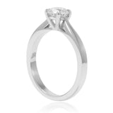 Sortija de platino 950 con un diamante solitario engastado en cuatro garras