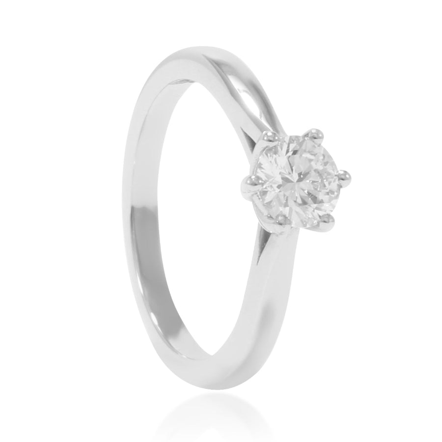Anillo solitario de platino 960 con un diamante solitario engastado en seis garras