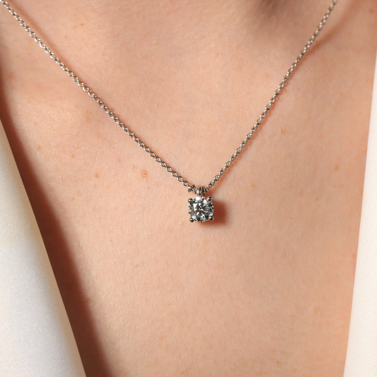 Collar de platino 950 y diamante talla brillante
