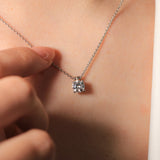 Collar de platino 950 con diamante talla brillante y garras