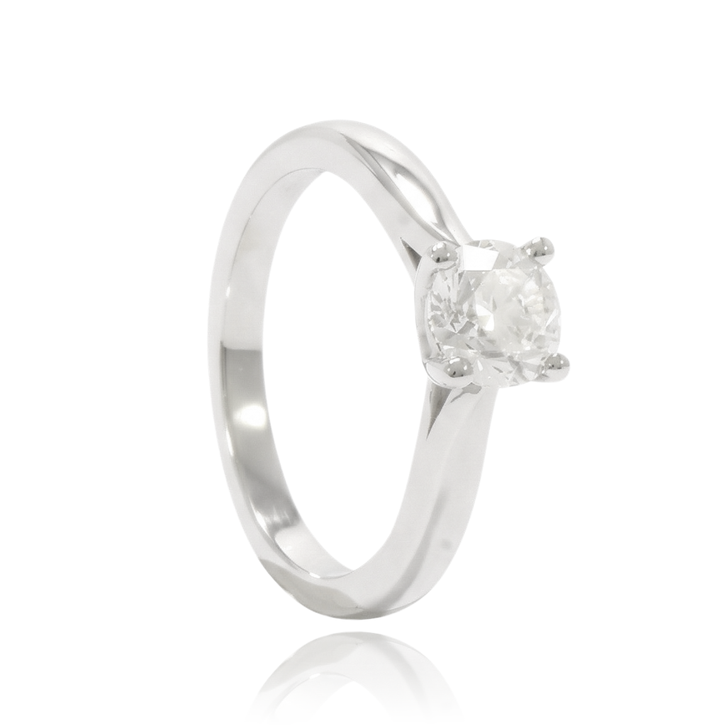 Anillo platino 950 con diamante solitario de 0,90cts.