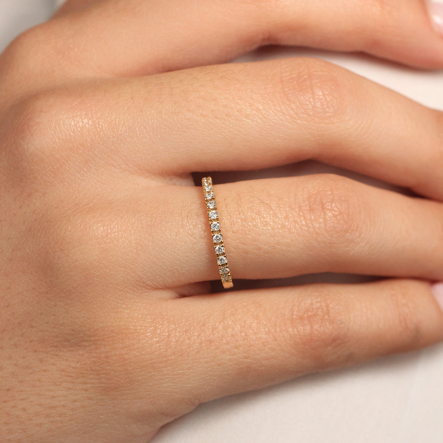 Anillo carril con diamantes