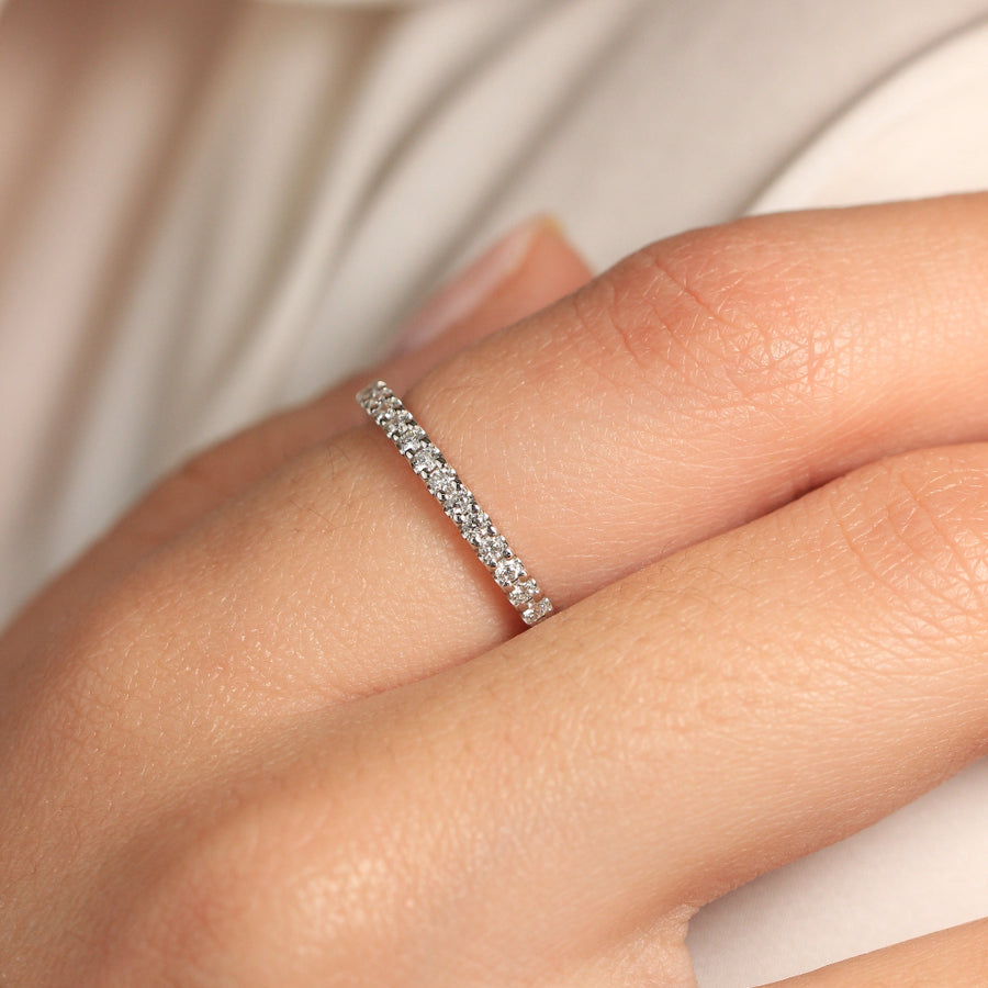 Anillo de compromiso infinity con diamantes