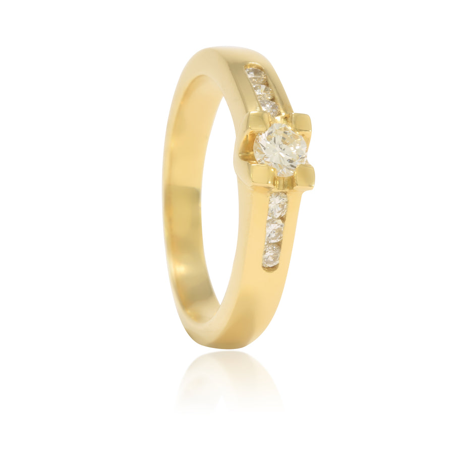 Juno solitaire ring