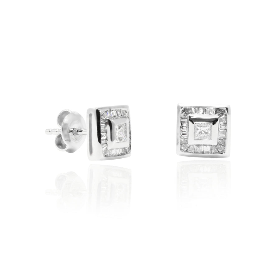 Pendientes chatón cuadrados de oro blanco de 18 quilates con diamantes talla princesa centrales y 53 diamantes talla taipe.