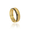 Sortija en oro rosa u oro amarillo de 18 quilates, con una banda de circonitas negras. El ancho del anillo es de 5,7mm. 