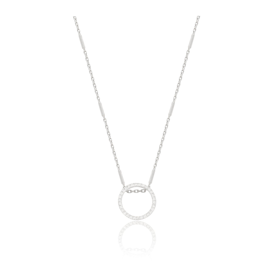 Gargantilla en oro blanco de 18 quilates, con un redondo hueco con 30 diamantes talla brillante.
